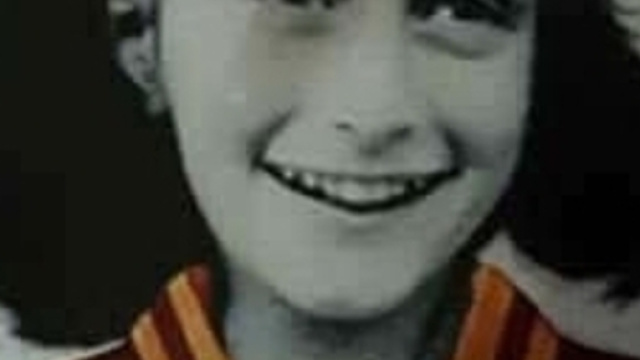 Anna Frank vestita con la maglia della Roma.