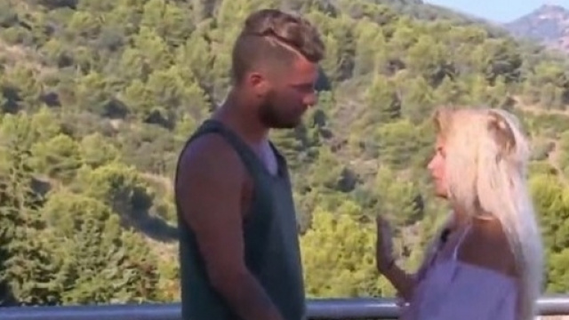 Les Marseillais vs Le Reste du Monde 2 : Kevin préfère le jeu et laisse Carla repartir toute seule