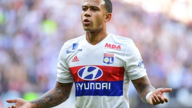 Troyes Lyon 0-5 triple de n&eacute;erlandais Depay Memphis