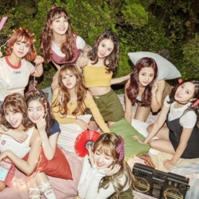 TWICE 'Likey' Photo Teaser (Image Credit: JYPETWICE/Twitter)