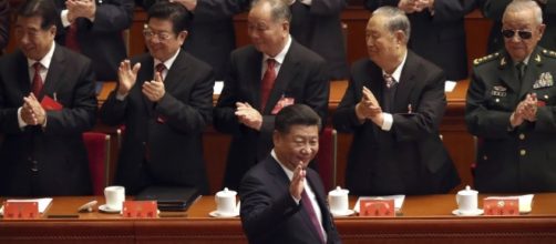 En Chine, Xi Jinping devient l'égal politique de Mao - voaafrique.com