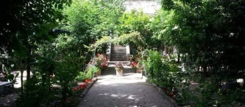 Il Giardino di Babuk, nel Corpo di Napoli