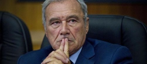 Il presidente Pietro Grasso lascia la delegazione PD al Senato