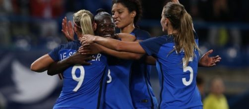 Les Bleues dominent l'Angleterre sur le fil (1-0) - Football ... - eurosport.fr