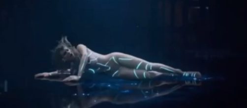 Taylor Swift appears in nude bodysuit in 'Ready for It?' [Image Credit: Trend Central/Youtube]