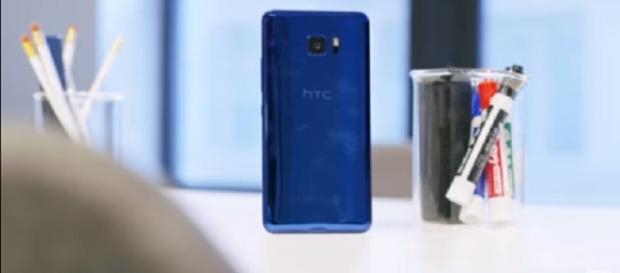 CES 2018: Here’s what to expect from major brands. Image via:Marques Brownlee/Youtube screenshot CES 2018: Here’s what to expect from major brands. Image via:Marques Brownlee/Youtube screenshot