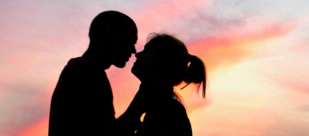 Couple in the sunset / Tammy McGary via Flickr Couple in the sunset / Tammy McGary via Flickr