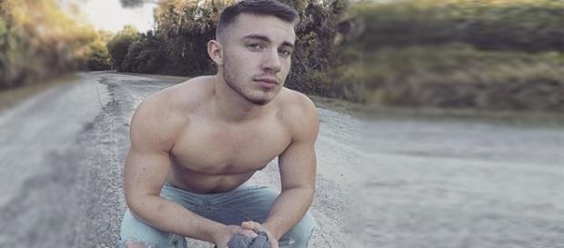 Ele mudou completamente após o tratamento ( Reprodução - Instagram ) Ele mudou completamente após o tratamento ( Reprodução - Instagram )