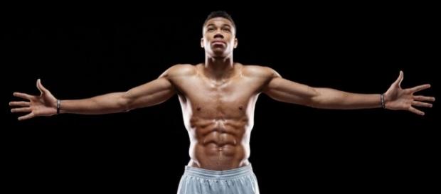 Giannis Antetokounmpo es joven y tiene las condiciones físicas para romper todos los records Giannis Antetokounmpo es joven y tiene las condiciones físicas para romper todos los records
