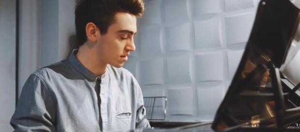 Michele Bravi: nuovi progetti in arrivo per il cantante. Michele Bravi: nuovi progetti in arrivo per il cantante.
