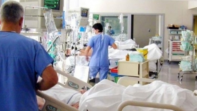 In ospedale dopo aver bevuto un succo di frutta.