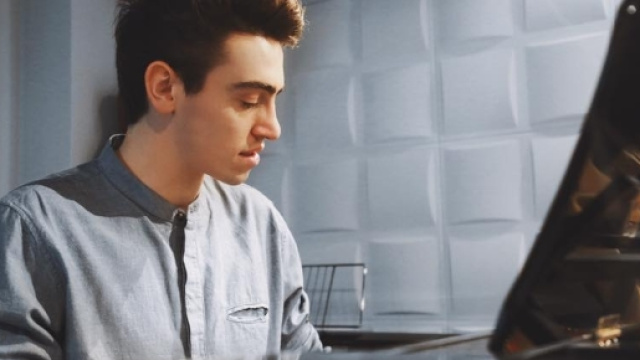 Michele Bravi: nuovi progetti in arrivo per il cantante.