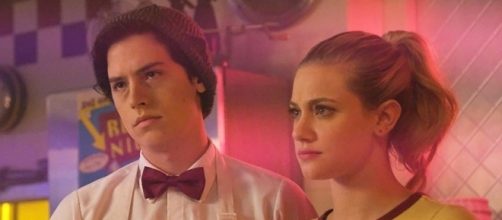 Cole Sprouse and Lili Reinhart star as Jughead and Betty in "Riverdale." (SpoilerTV/The CW)