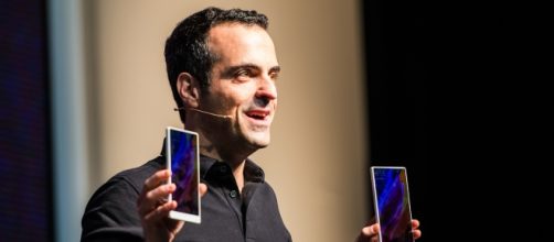 Hugo Barra, ex di Google, a un evento di presentazione per Xiaomi