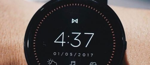 The Misfit Vapor smartwatch will hit shelves on October 31/Image Credit: Misfit/Twitter