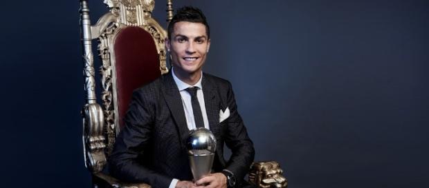 El Portuges posando con su nuevo trofeo El Portuges posando con su nuevo trofeo