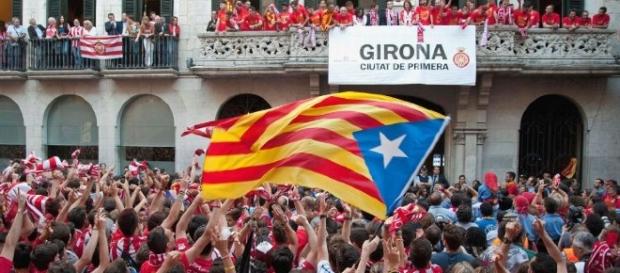 Girona es uno de los tres clubes con sede en Cataluña en La Liga esta temporada, junto con el Barcelona y el Espanyol Girona es uno de los tres clubes con sede en Cataluña en La Liga esta temporada, junto con el Barcelona y el Espanyol