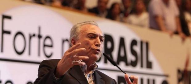 Globo News informou que o presidente foi internado em Brasília Globo News informou que o presidente foi internado em Brasília