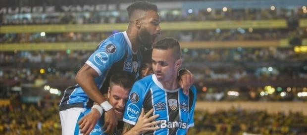 Gremistas comemorando um dos gols de Luan na semifinal (Imagem ESPN.com.br) Gremistas comemorando um dos gols de Luan na semifinal (Imagem ESPN.com.br)