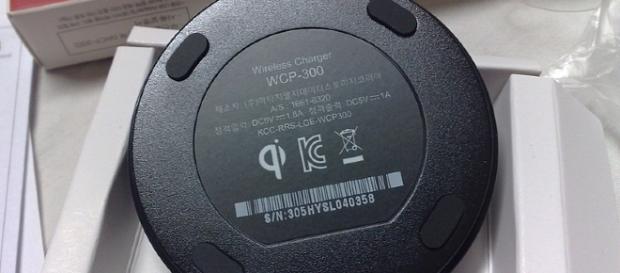 WCP-300 Qi wireless charging Image Credit: Dsimic/Wikimedia Creative Commons WCP-300 Qi wireless charging Image Credit: Dsimic/Wikimedia Creative Commons