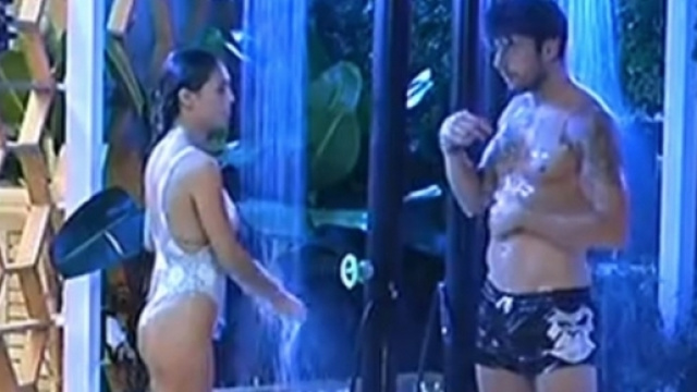 Cecilia e Ignazio, durante una doccia al GF Vip