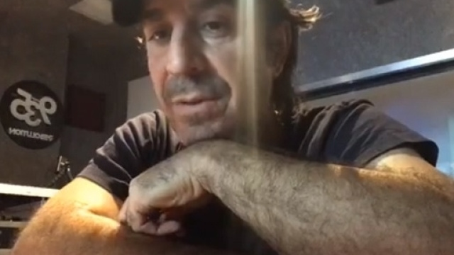 Marco Mazzoli spiega agli ascoltatori dello Zoo di 105 l'attuale situazione del programma