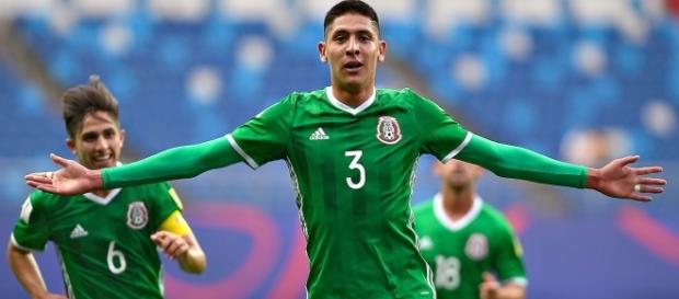 Edson Álvarez en un encuentro con la Selección Nacional Edson Álvarez en un encuentro con la Selección Nacional