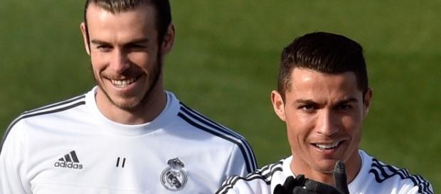 Gareth Bale com Cristiano no treino Gareth Bale com Cristiano no treino