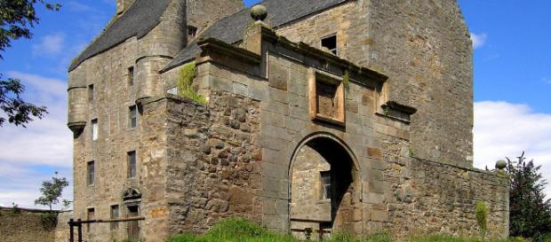 Jamie and Claire Fraser's home of Lallybroch / Photo via Wikimedia Commons Jamie and Claire Fraser's home of Lallybroch / Photo via Wikimedia Commons