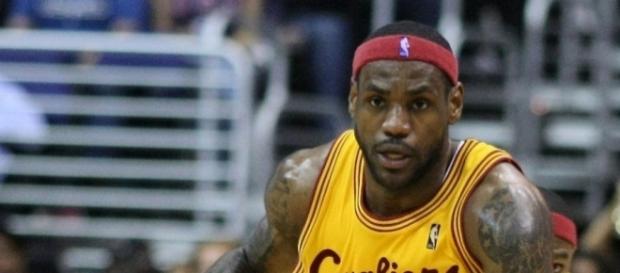 LeBron James talks about elbow injury. (Image Credit - Keith Allison/Flickr) LeBron James talks about elbow injury. (Image Credit - Keith Allison/Flickr)