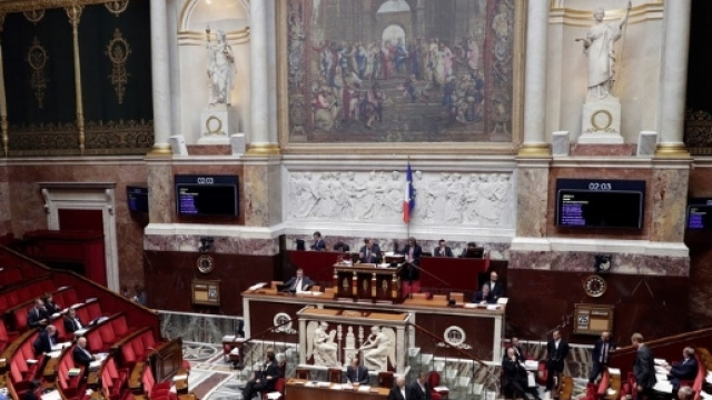 L'Assemblée vote la hausse de la CSG et la suppression des ... - rtl.fr