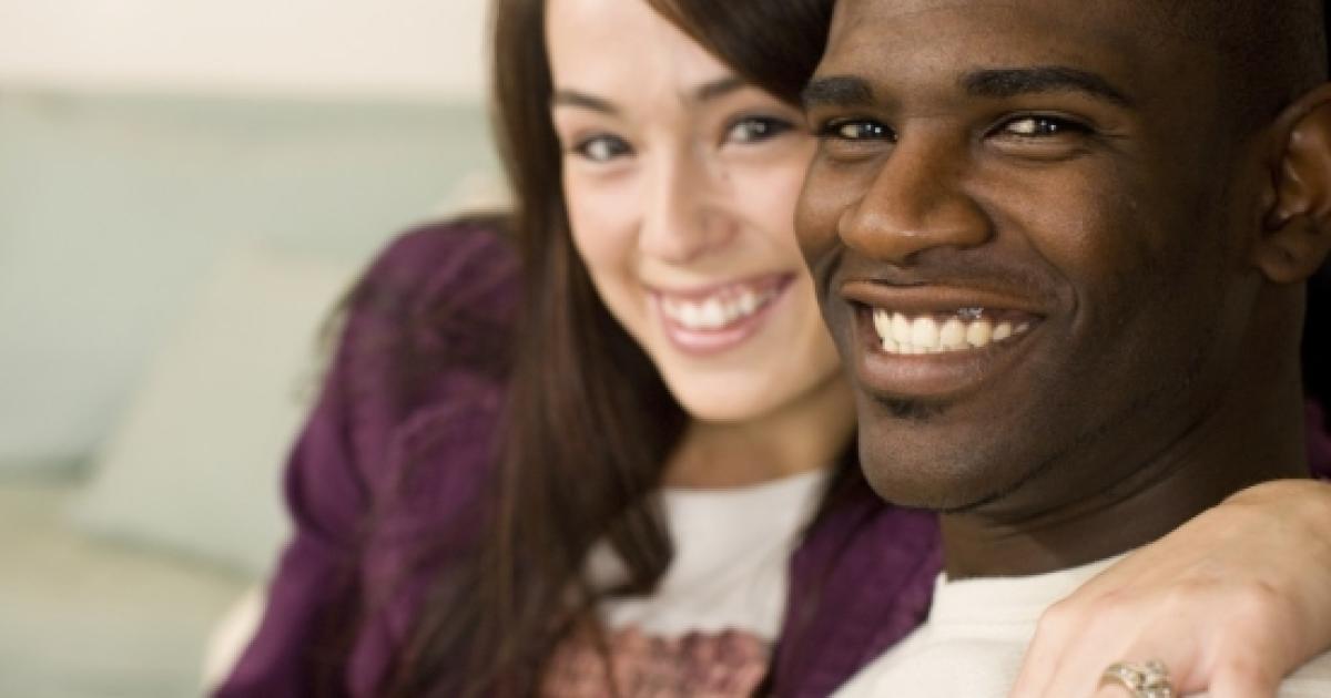 ragazzi neri e ragazze bianche che hanno sesso