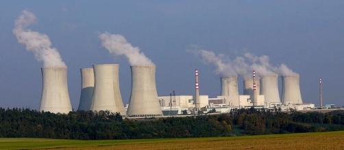 Nuclear power plant. (Photo via: [Wikimedia Commons]).