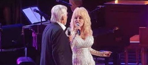 Dolly Parton shares memories, laughs, and songs through decades with dear friend, Kenny Rogers. Screencap wegotit/YouTube