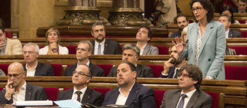 Referéndum 1-O: Los independentistas piden una votación exprés de ... - publico.es