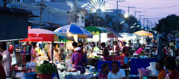 Street foods can really hit the spot. Image credit: Takeaway/commons.wikimedia.org Street foods can really hit the spot. Image credit: Takeaway/commons.wikimedia.org