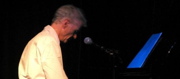 Peter Hammill al pianoforte in concerto Peter Hammill al pianoforte in concerto