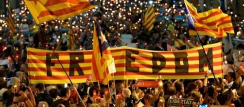 Spagna, Rajoy ricorre ad articolo 155: destituzione Parlamento- fanpage.it