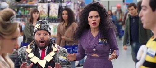 America Ferrera's Amy dresses as Selena Quintanilla in this year's Halloween episode "Superstore." [Image Credit: Superstore/YouTube screencap]