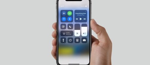 iPhone X: Apple invia importante comunicazione agli sviluppatori delle app.