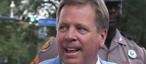 Jim McElwain [Image by University Athletic Association, Inc.|Wikimedia Commons| Cropped | CC BY-SA 4.0 ]