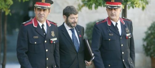 Referéndum Cataluña 1-O: Puigdemont cesa al último moderado, pero ... - elconfidencial.com