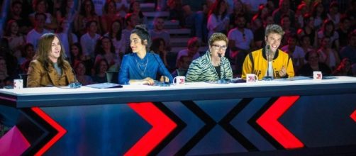 X Factor 11: litigio tra due giudici durante la pausa pubblicitaria.