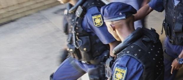 A polícia está agora investigando o apedrejamento de um homem A polícia está agora investigando o apedrejamento de um homem