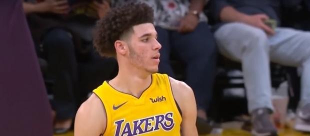 Lonzo Ball was benched early in the Lakers' loss to the Raptors; (Image Credit: Real GD's Latest Highlights via YouTube screencap) Lonzo Ball was benched early in the Lakers' loss to the Raptors; (Image Credit: Real GD's Latest Highlights via YouTube screencap)