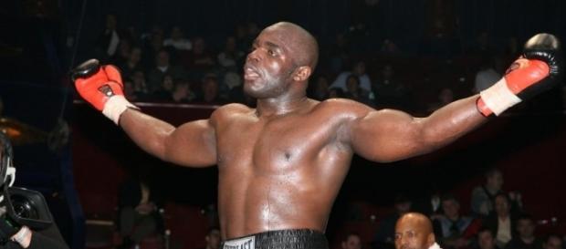 Qui est Carlos Takam, ce Français qui défie Anthony Joshua ? - francetvinfo.fr Qui est Carlos Takam, ce Français qui défie Anthony Joshua ? - francetvinfo.fr