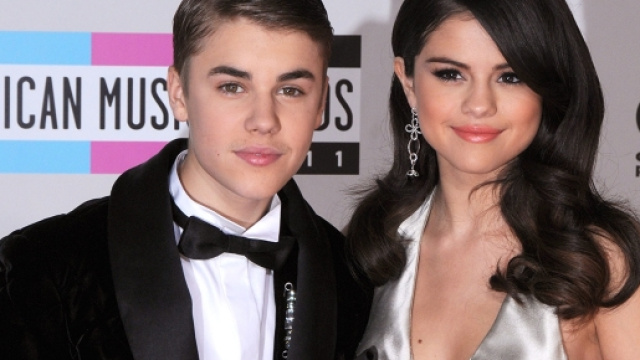 Bieber e la Gomez agli "American Music Awards" nel 2011