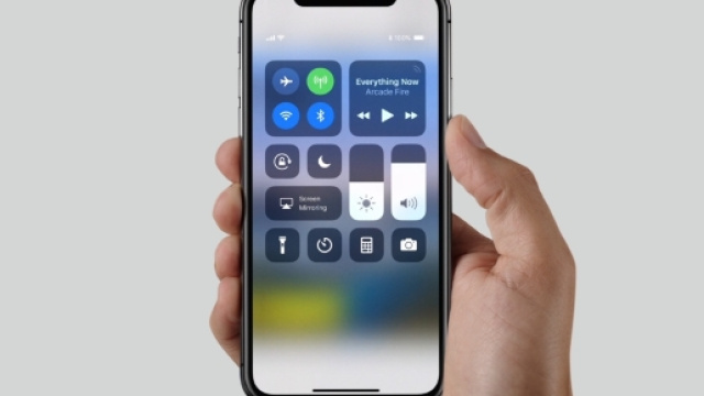 iPhone X: Apple invia importante comunicazione agli sviluppatori delle app.