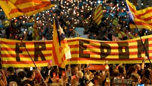 Spagna, Rajoy ricorre ad articolo 155: destituzione Parlamento- fanpage.it