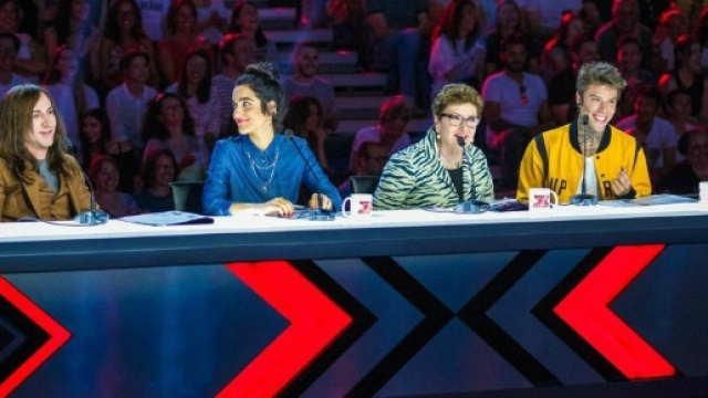 X Factor 11: litigio tra due giudici durante la pausa pubblicitaria.